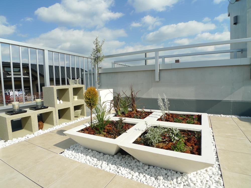 Same specifications photos (Other introspection). Rooftop balcony Same specifications Photos