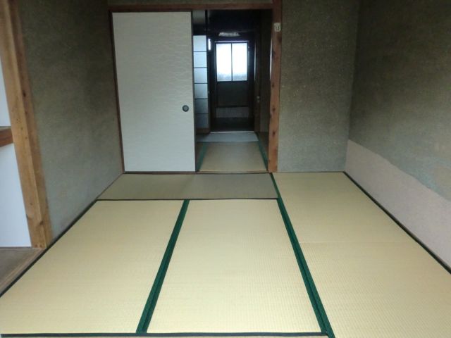Living and room. Soothing tatami rooms