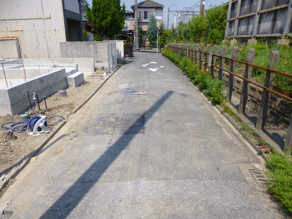 Local photos, including front road. local (2013.08.30 shooting)