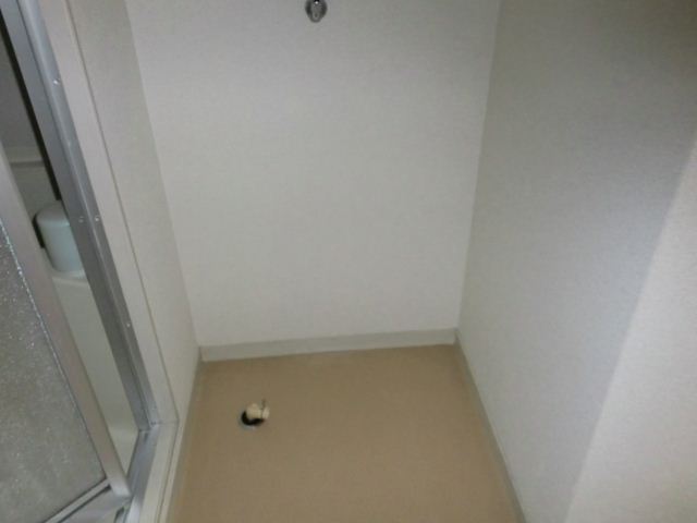 Other room space. It can be installed in the washing machine room!