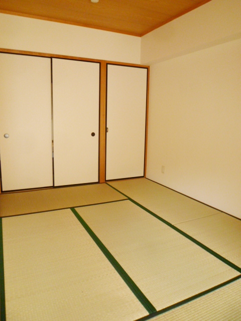 Other room space. Japanese-style room 6 quires