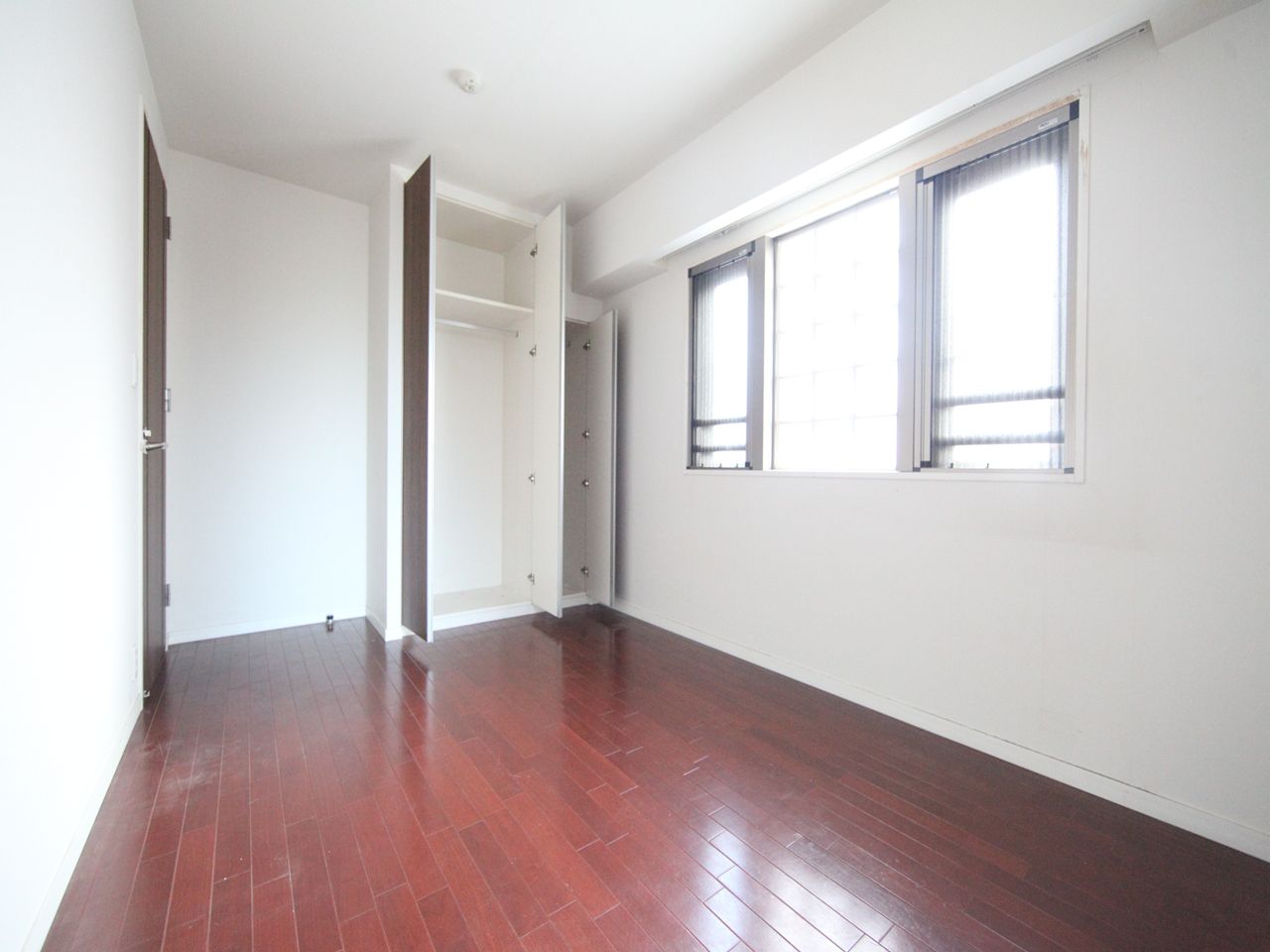 Other room space. Western-style 6.5 Pledge A walk-in closet with a (storage rich have)