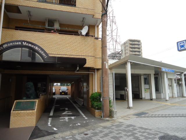 Entrance. Apartment adjacent subway Meijo Line "Mizuho playground east" station 1-minute walk