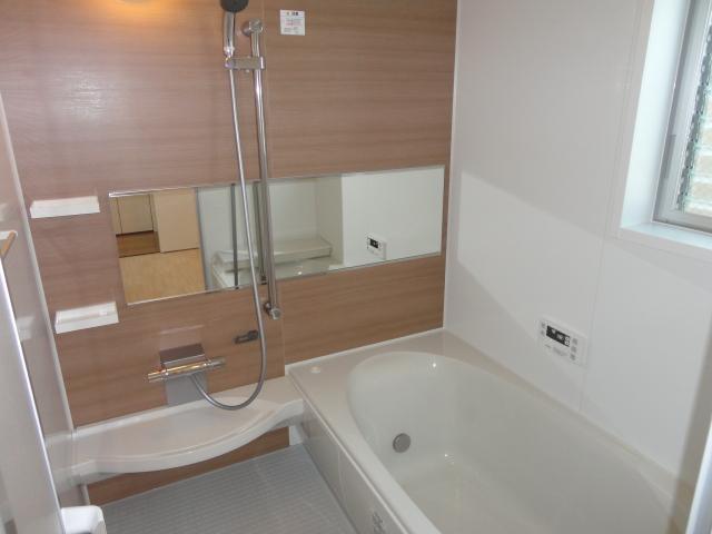 Same specifications photo (bathroom)
