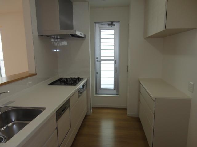 Same specifications photo (kitchen)