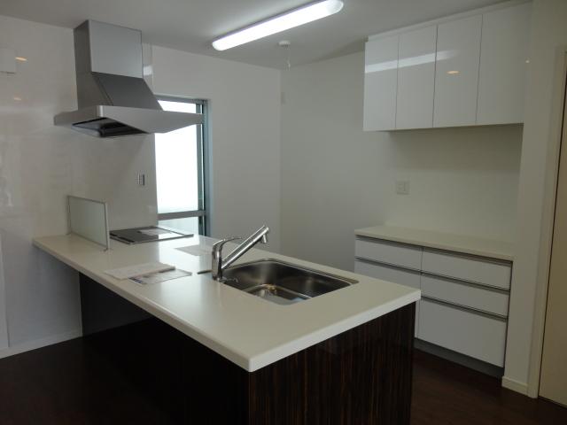 Same specifications photo (kitchen)