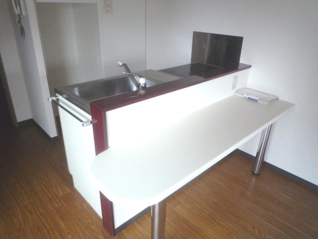 Kitchen. With counter also become table instead ☆ 