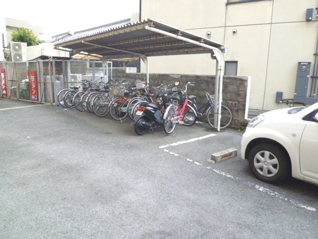 Other common areas. Bicycle Covered