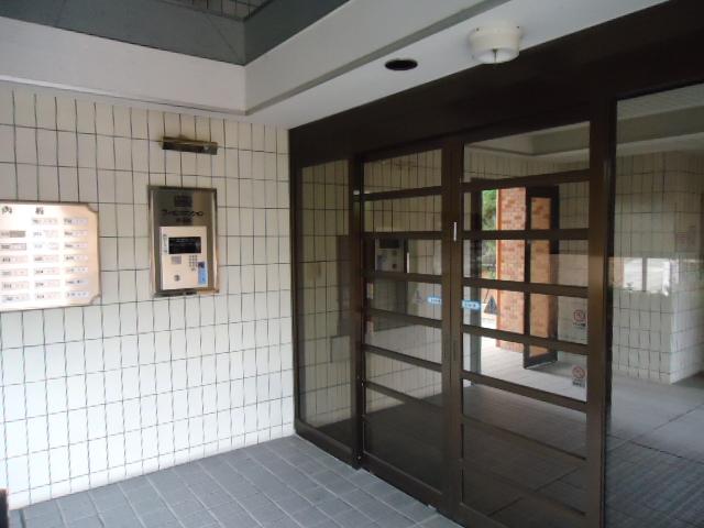 Entrance. Auto-lock system adopted