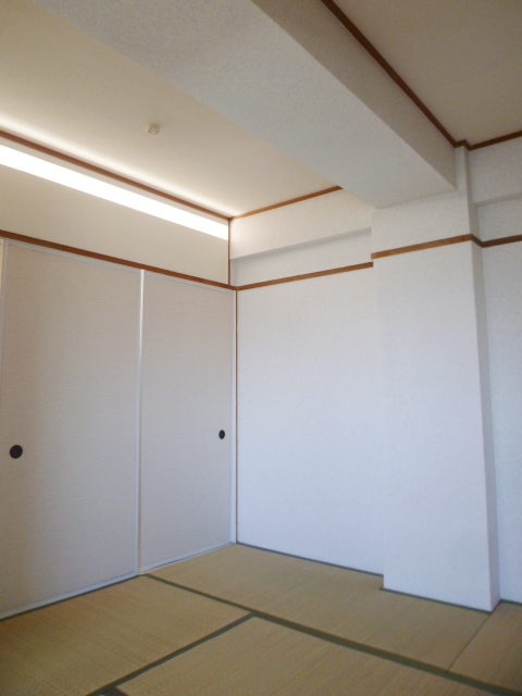 Other room space. Japanese-style room 4.5 Pledge