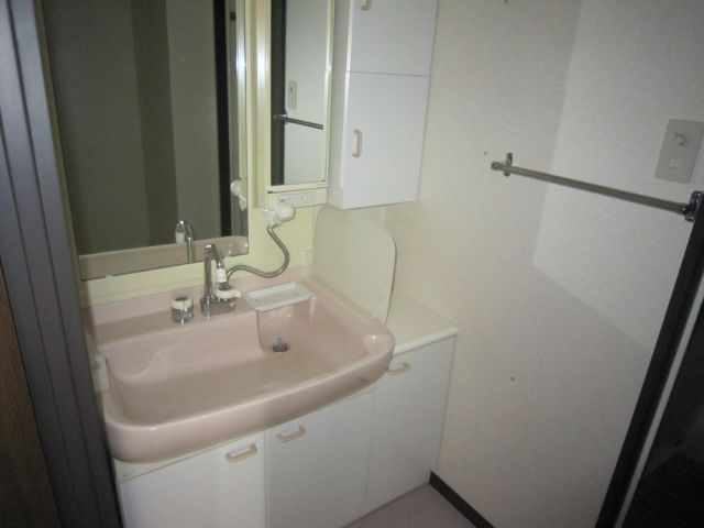 Washroom. Washstand that accommodated and fulfilling! 