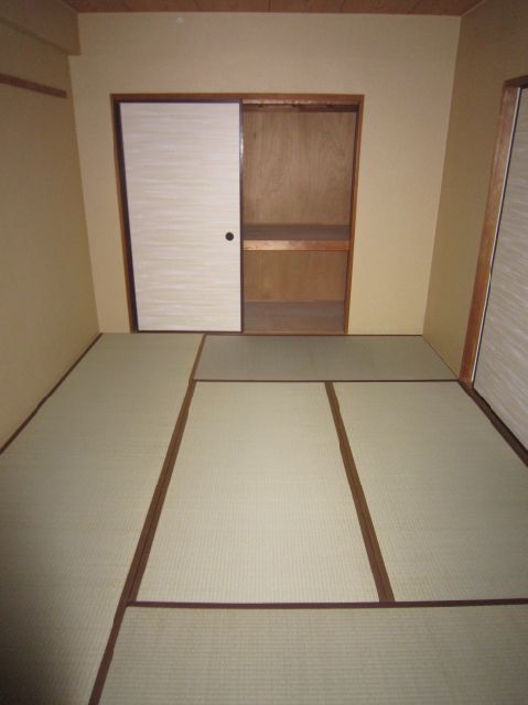 Living and room. Change of pace Tatami room calm