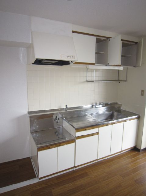 Kitchen. Kitchen space can enjoy authentic cuisine