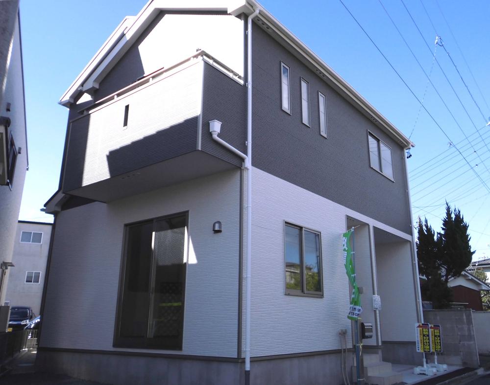 Local appearance photo. Local (11 May 2013) Shooting