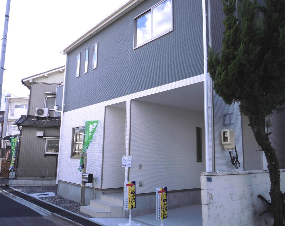 Parking lot. Local (11 May 2013) Shooting