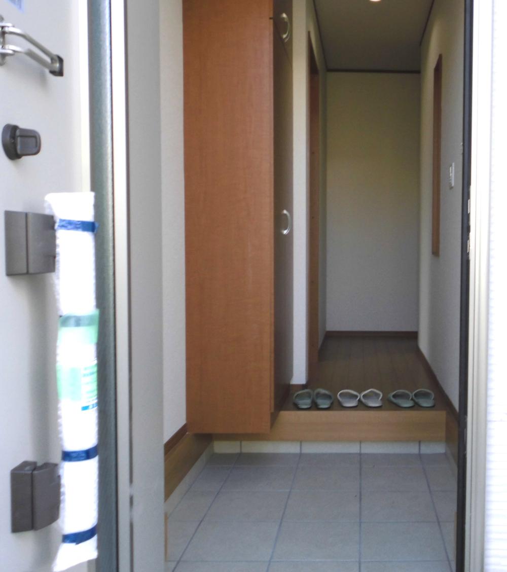 Entrance. Indoor (11 May 2013) Shooting