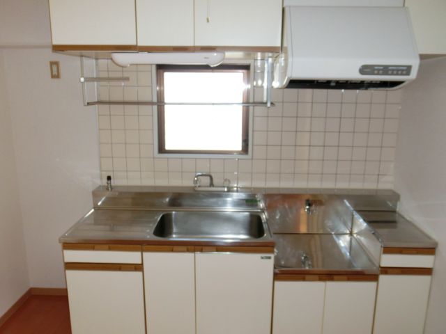 Kitchen. Window kitchens. Gas stove can be installed.