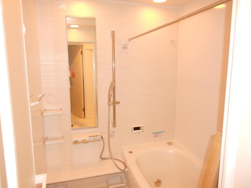 Bathroom. B Building (August 2013) Shooting