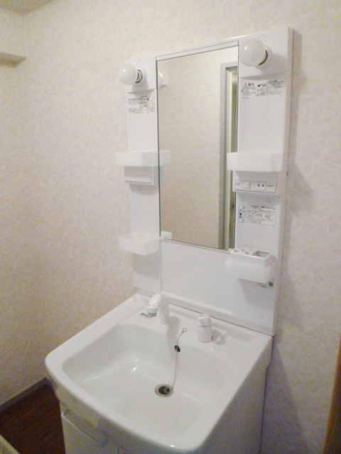 Washroom. Independent wash basin With shampoo dresser ◇