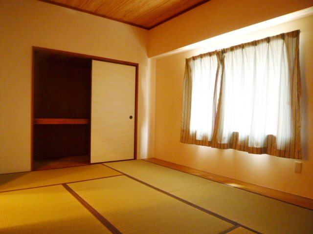 Other room space. Japanese-style room 6 quires