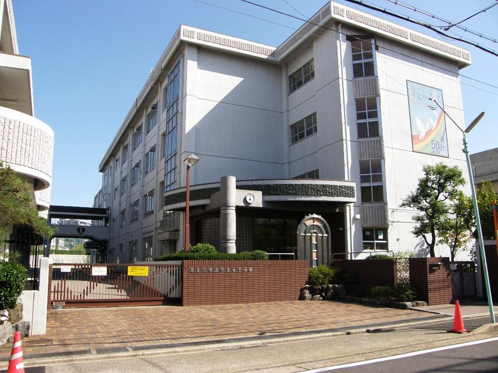 Junior high school. 1080m to Nagoya Municipal Tsukata junior high school