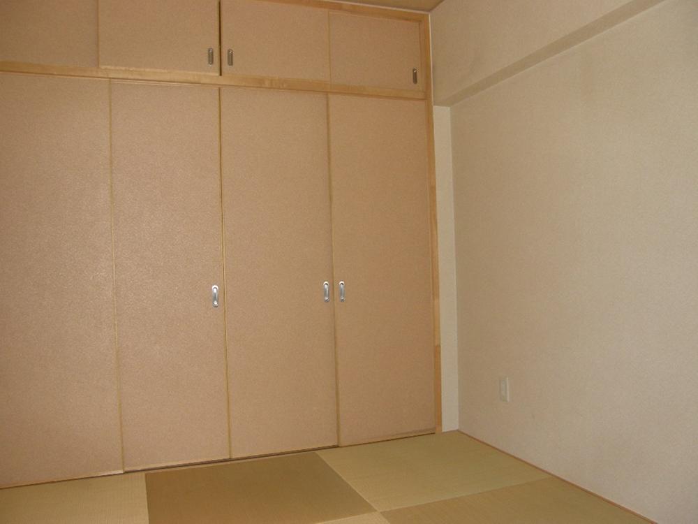 Receipt. A Japanese-style closet