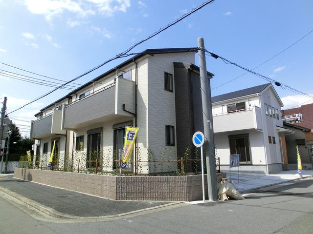 Local appearance photo. The entire photo Front 2.3 Building 2013 September 24, shooting