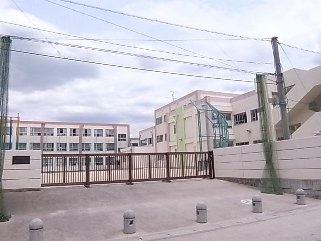 Primary school. Municipal nursery to primary school (elementary school) 130m