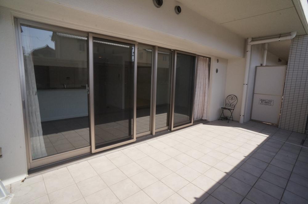 Other. Terrace area: 22.63m2 (usage fee 500 yen / Month)