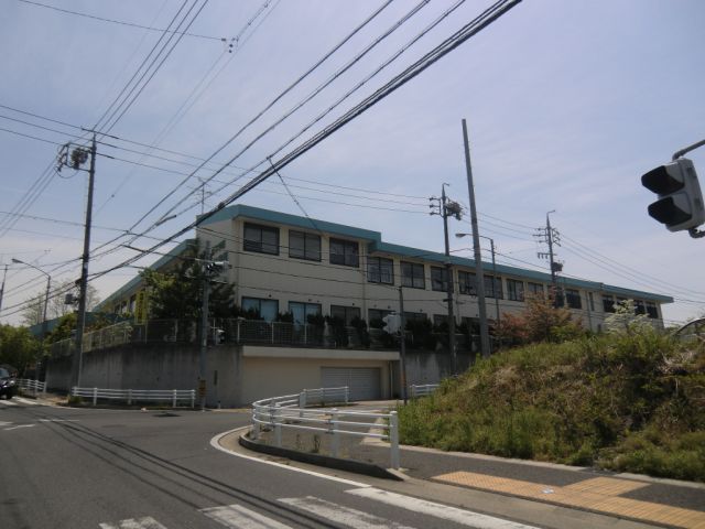 kindergarten ・ Nursery. Midori Yoshine kindergarten (kindergarten ・ 900m to the nursery)