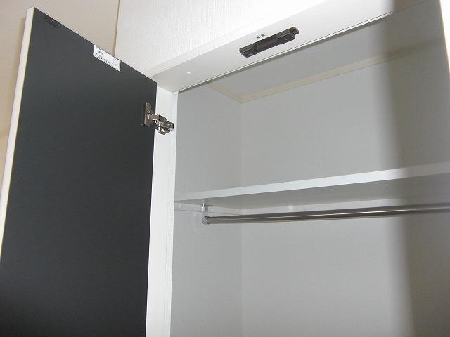 Receipt. Second floor Western-style room is a walk-in closet with!