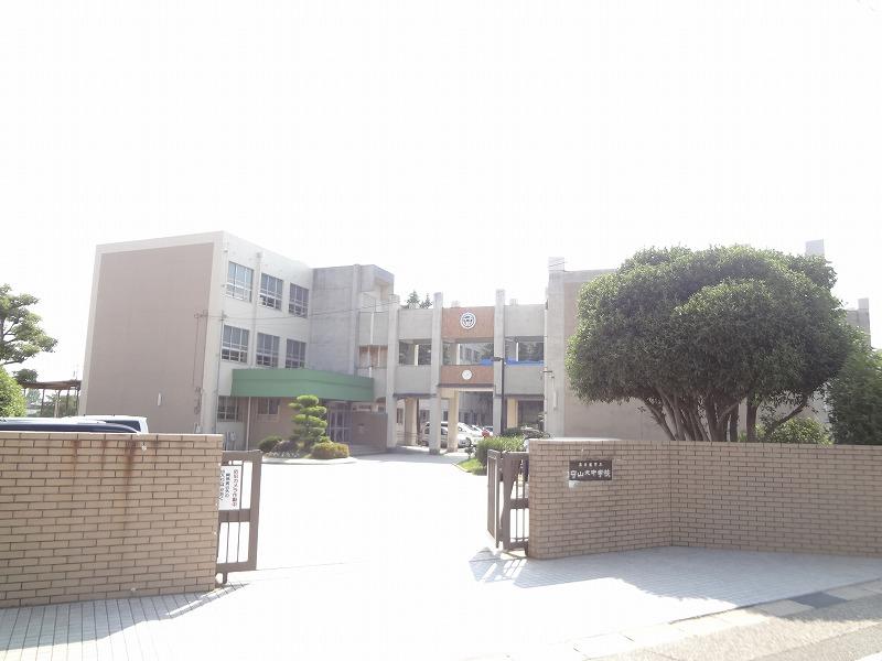 Junior high school. Moriyama until North 1700m