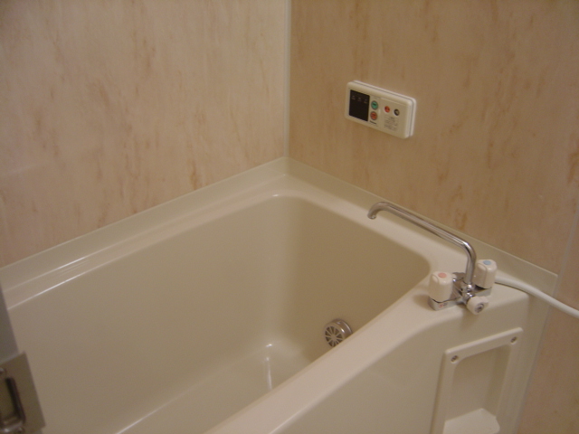 Bath. Bathroom Dryer ・ Comfortable with the additional heating function