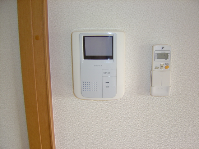 Security. Peace of mind in the intercom with with a TV monitor