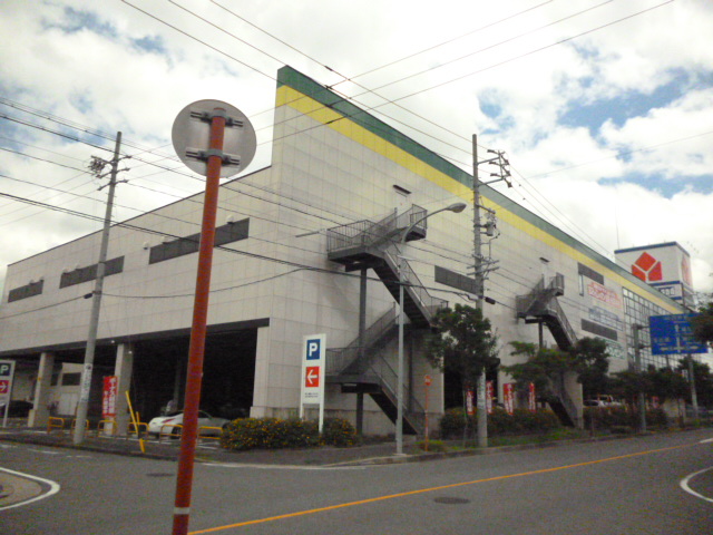 Home center. Yamada Denki Tecc Land Moriyama store up (home improvement) 181m