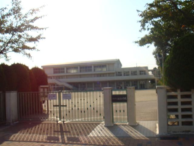 Primary school. 520m to Nagoya Municipal Shirasawa Elementary School