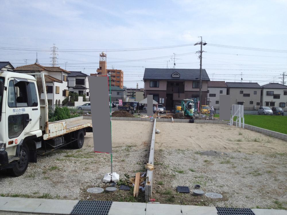 Local photos, including front road. Local panoramic view: July 30, 2013 shooting