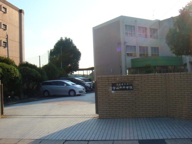 Junior high school. 1100m to Nagoya Municipal Moriyamakita junior high school