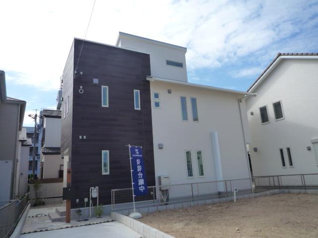 Local appearance photo. E Building
