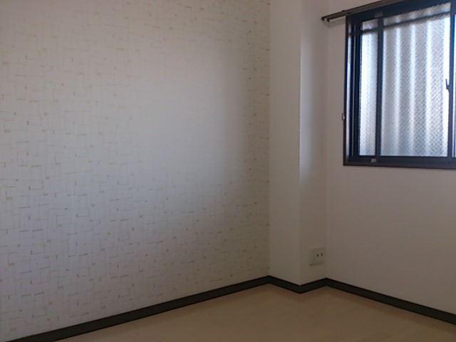 Non-living room. Local (11 May 2013) Shooting