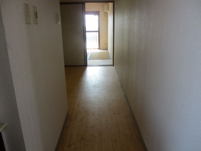 Other room space. Corridor