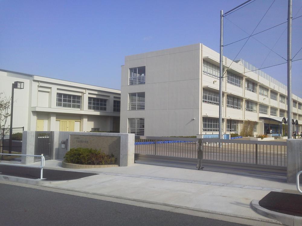 Primary school. 1444m to Nagoya Municipal Shimoshidami Elementary School