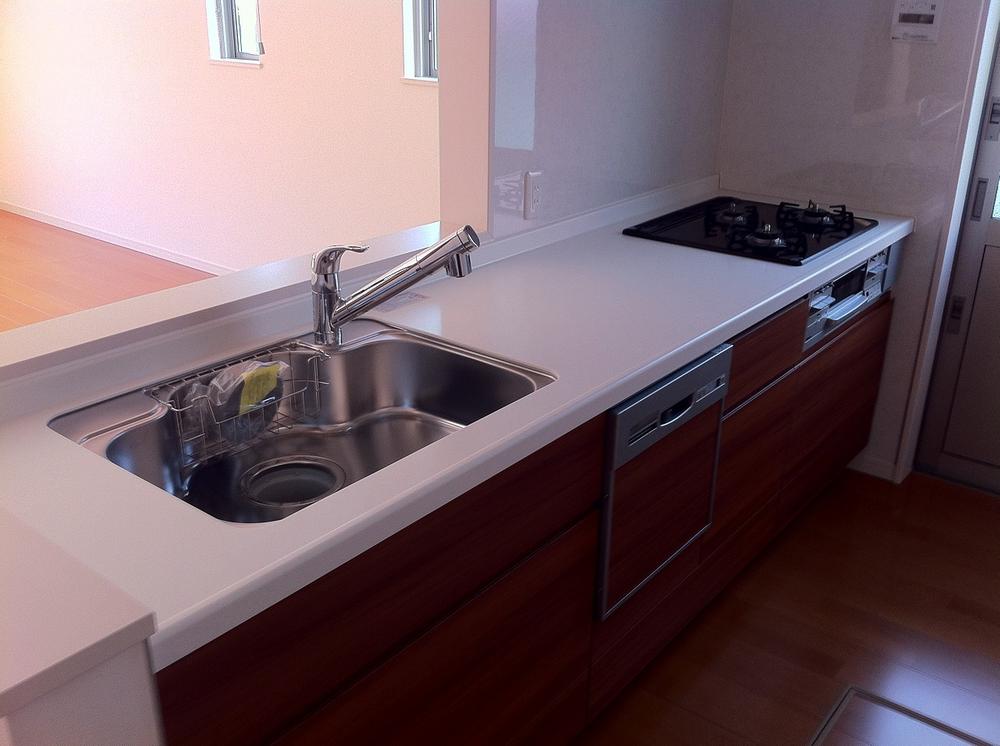 Same specifications photo (kitchen). Example of construction * Different from the actual ones