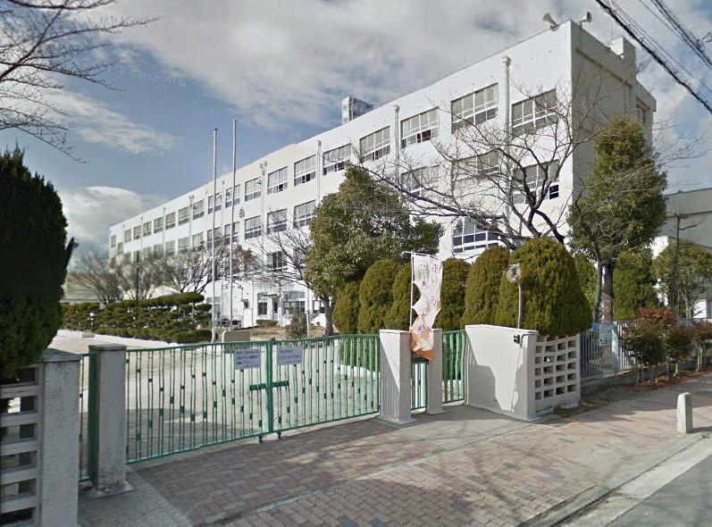 Primary school. 730m to Nagoya Municipal Shirasawa Elementary School