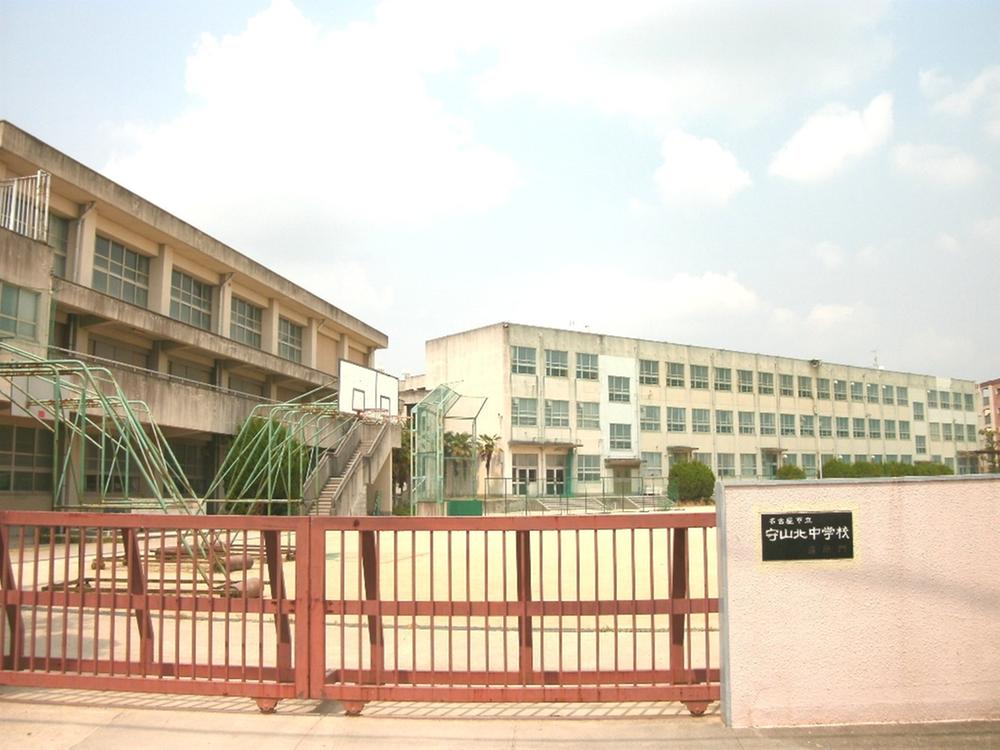 Junior high school. Moriyamakita until junior high school 1500m