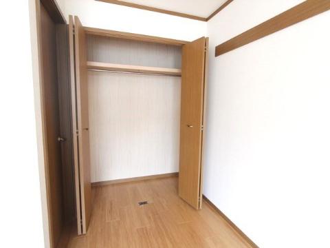 Other room space. 5.4 tatami closet