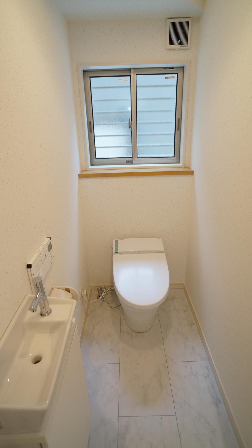 Toilet. Local (February 2013) Shooting