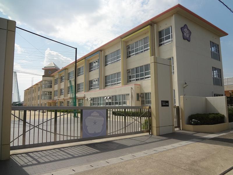 Primary school. Until Yoshine 750m