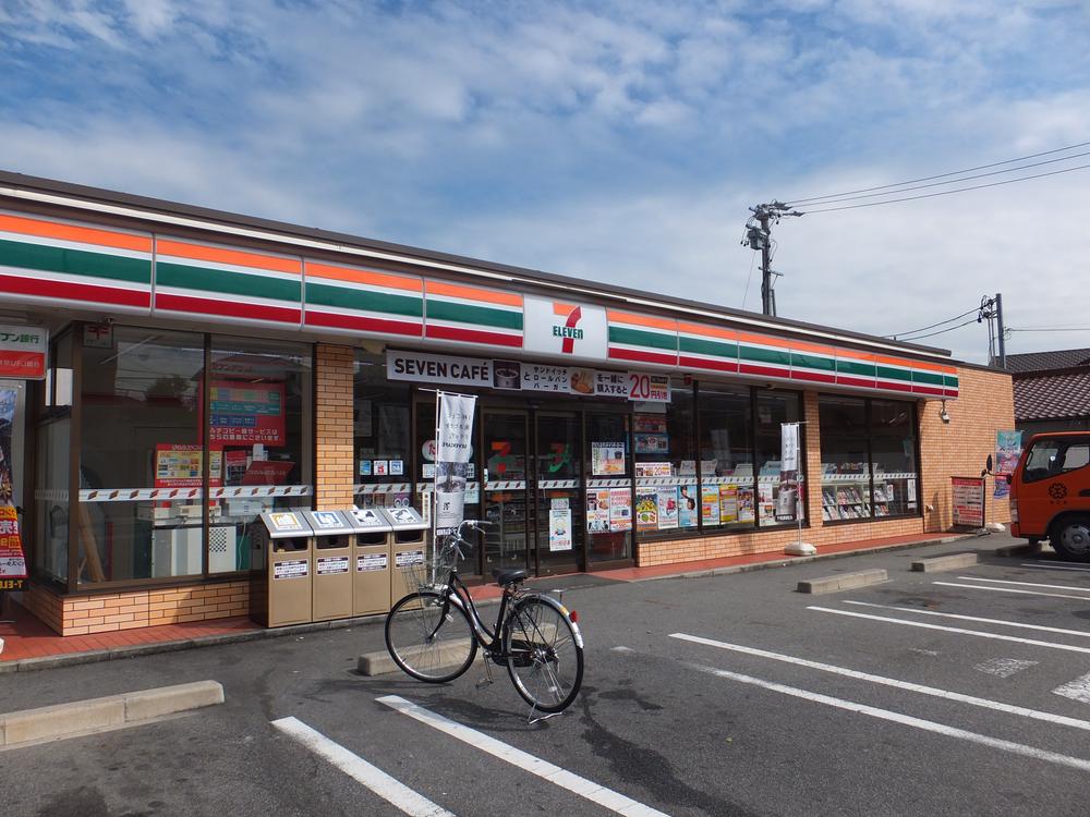 Convenience store. 560m to Seven-Eleven Nagoya Hanasaki base 1-chome