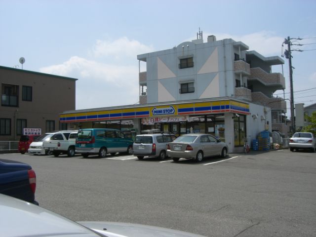 Convenience store. 60m to MINISTOP (convenience store)